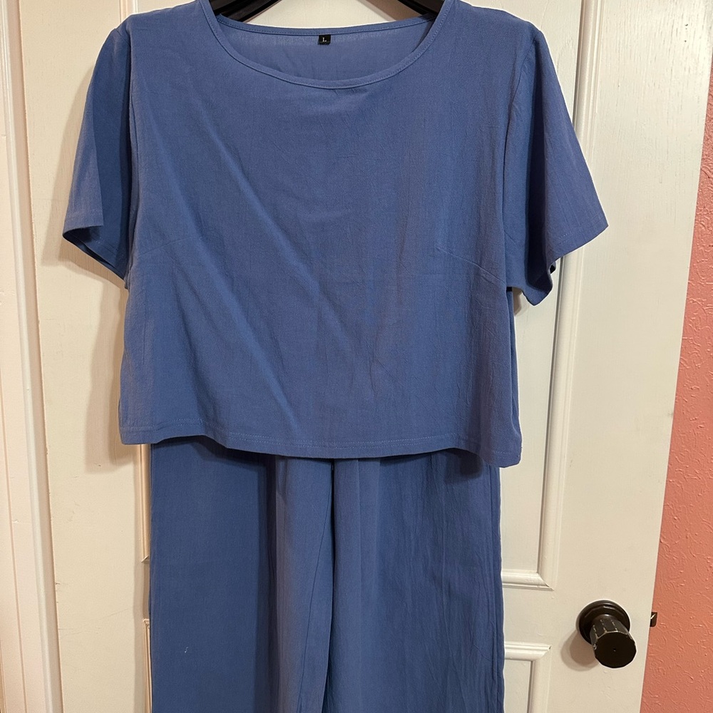 Dusty Blue Women's Pant Set size L
NWOT - never worn.